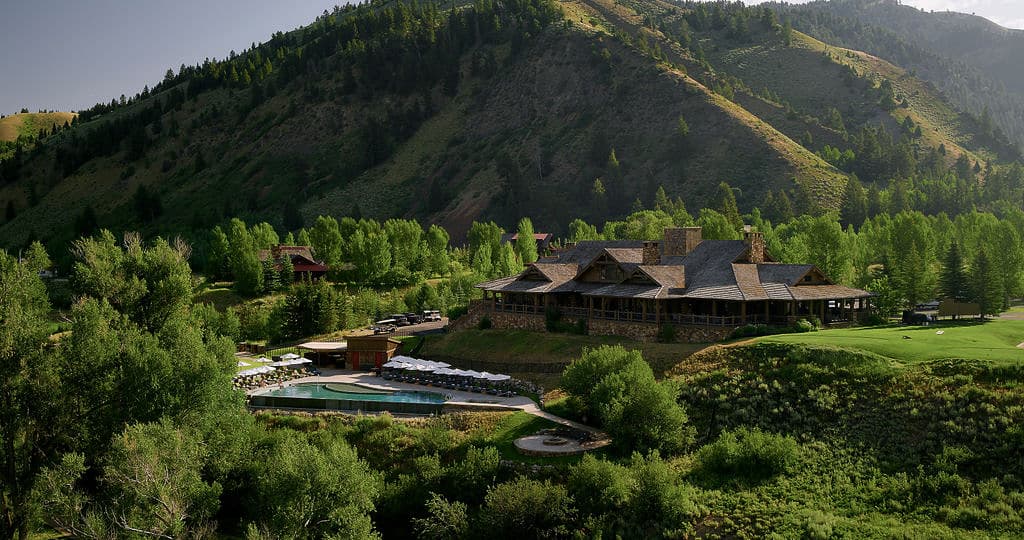 Exterior Of Snake River Sporting Club