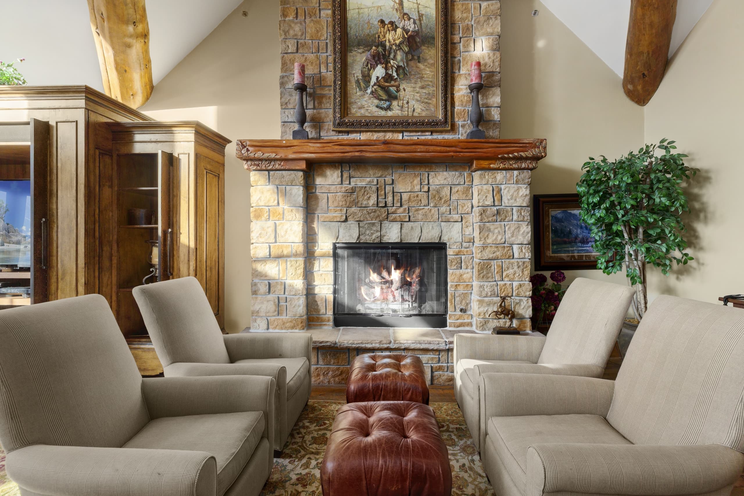 Cabin living area at Snake River Sporting Club