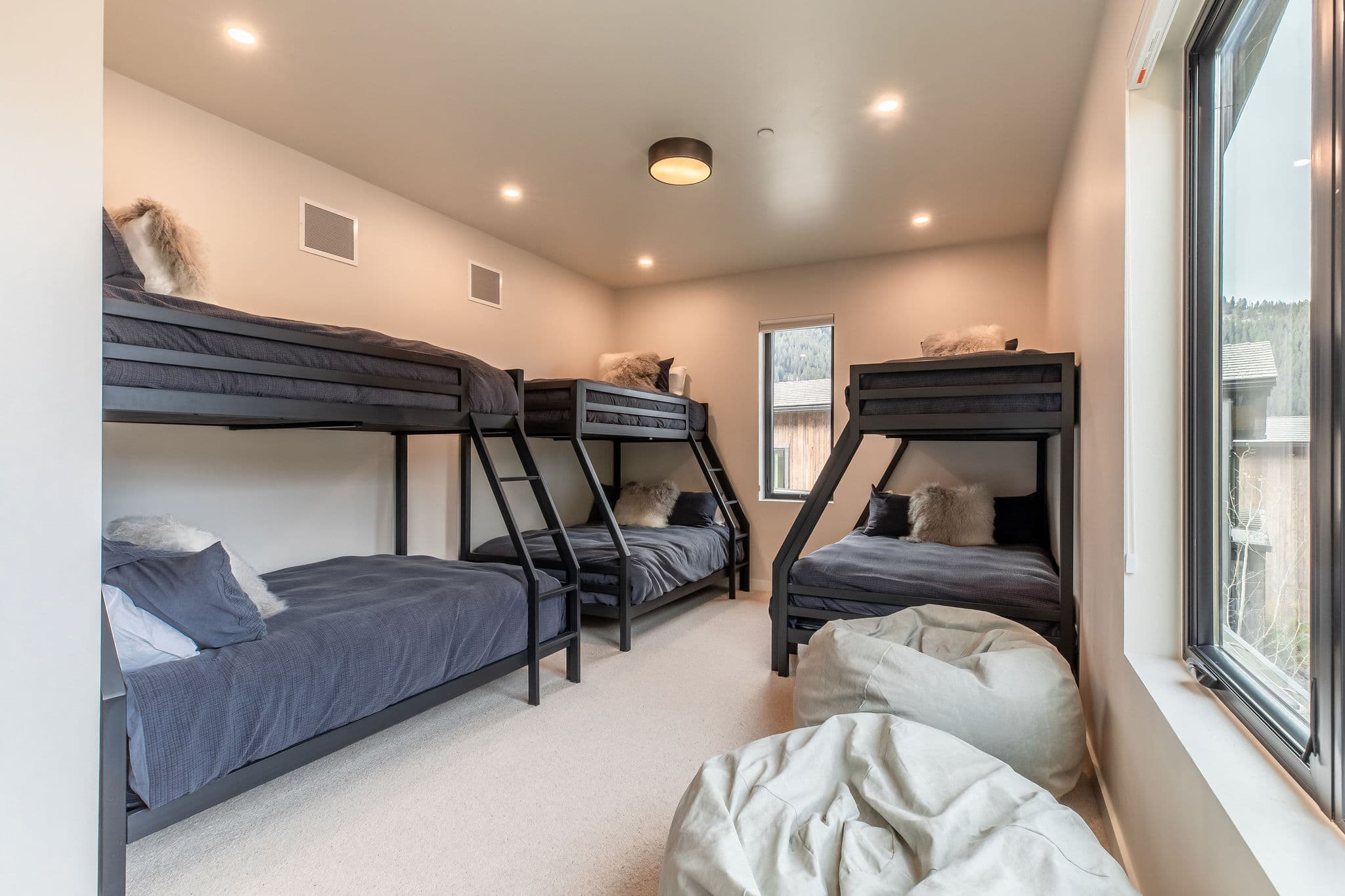 Meadow Cabin bunk beds at Snake River Sporting Club