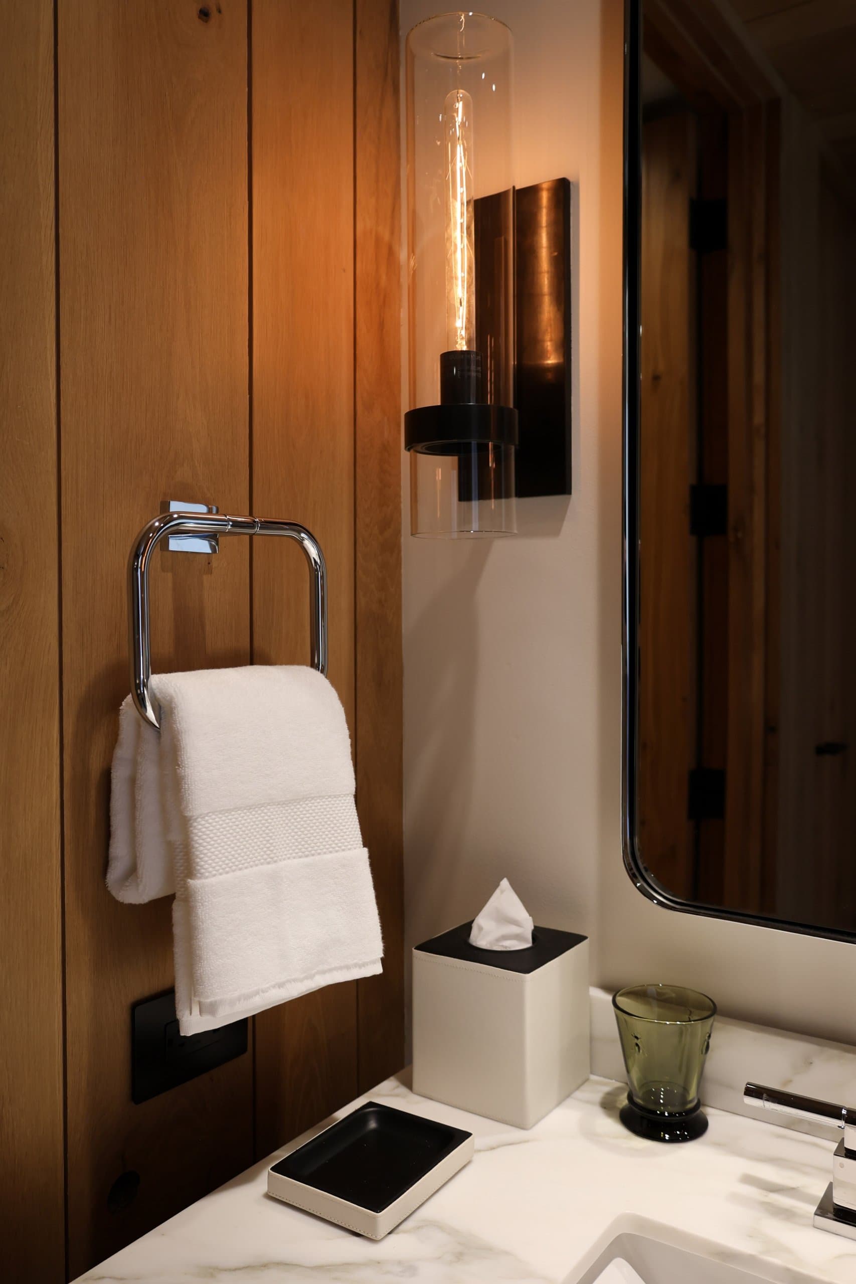 guestroom bathroom