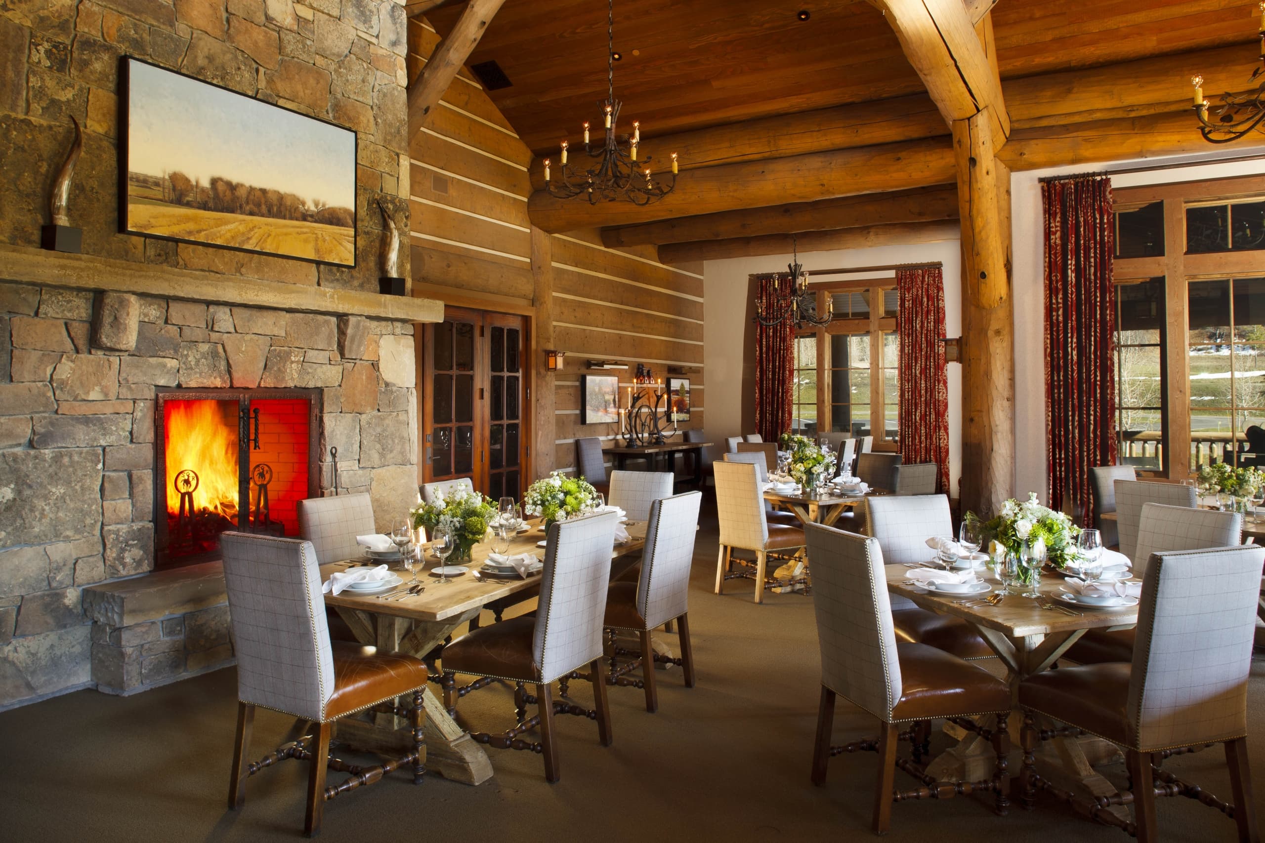 A dining venue at Snake River Sporting Club in Jackson, WY
