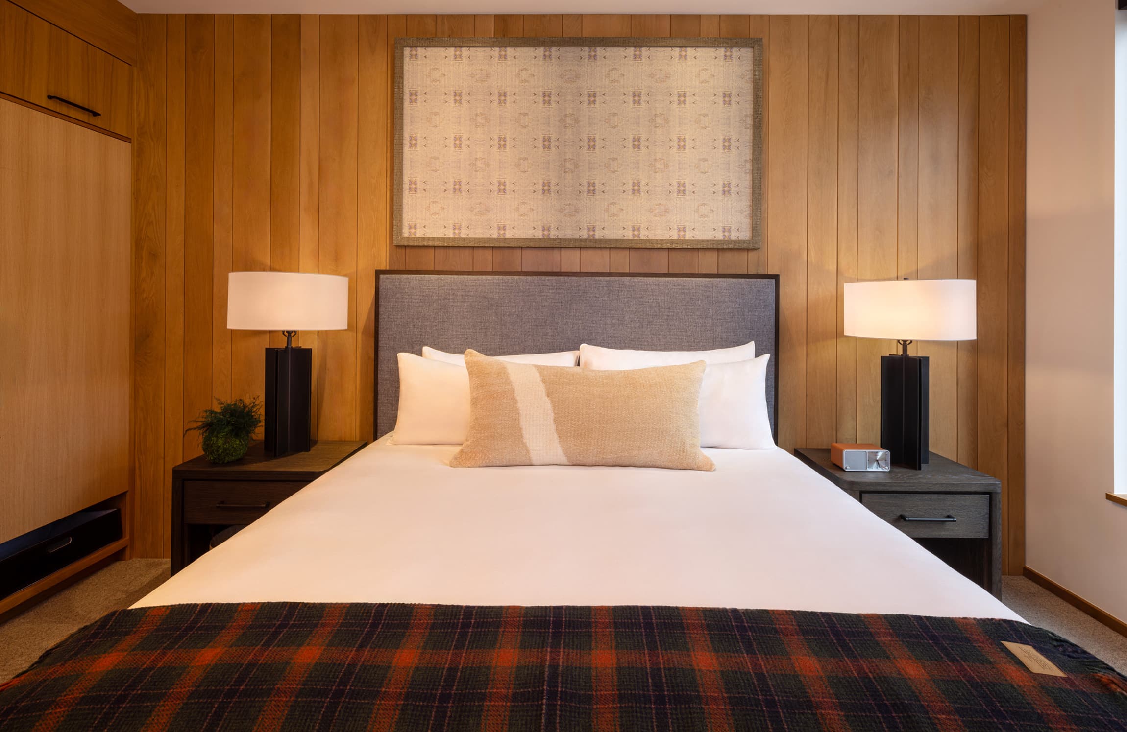 Suite Master King Bedroom